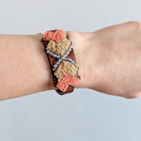 Jewelry - EUC / barely worn Mexican leather beaded bracelet